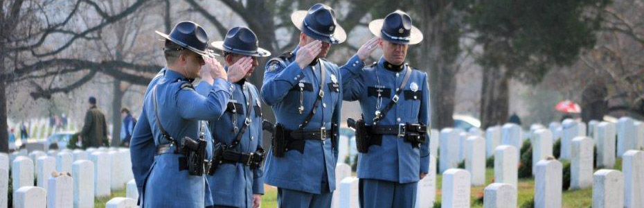 WREATHS ACROSS AMERICA
